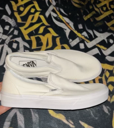 vans小白鞋一脚蹬 全新39码 后跟有一...