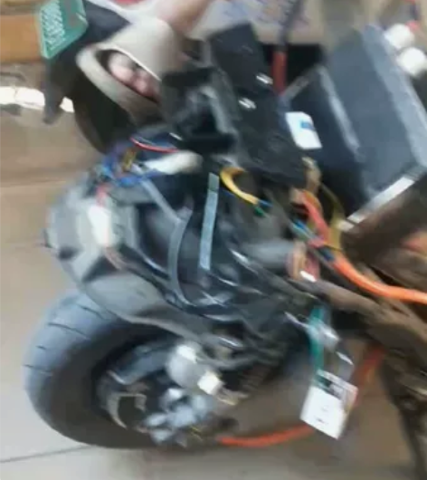 慢出九号e70不带电池 ，电池被偷了。刚刚...