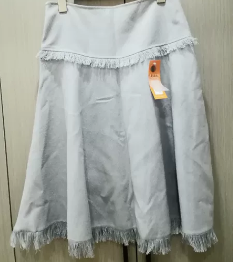 灰色春秋阿A字裙棉料 长64，腰围68牌子...