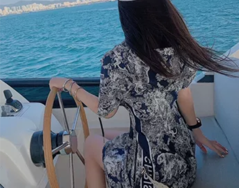 赵辰晨原199动物印花半拉链连帽连衣裙 收...