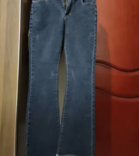 今天买回家的牛仔裤 全新吊牌在 喇叭裤 黑...