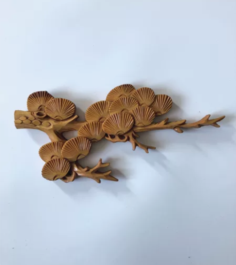 多年前手工雕刻木雕松树枝，东北椴木材质 尺...