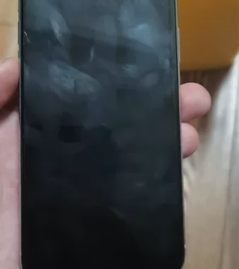 自用iPhone  x，64g，白色，摔过...