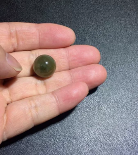 和田玉且末绿黄口飘点糖，卡16mm配珠，可...