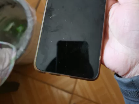 华为畅玩20爆屏手机一台，换个屏幕正常使用...