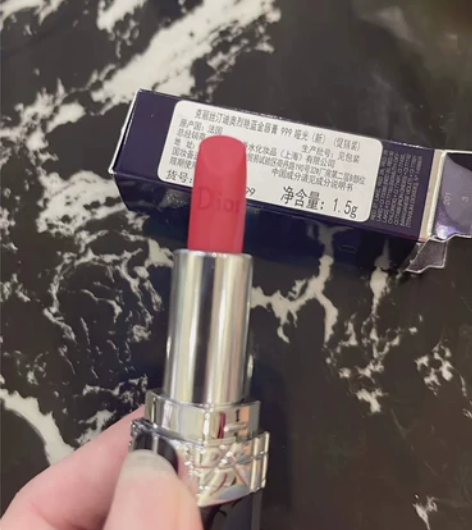 迪奥口红999，缎光哑光丝绒都有，下单备注...