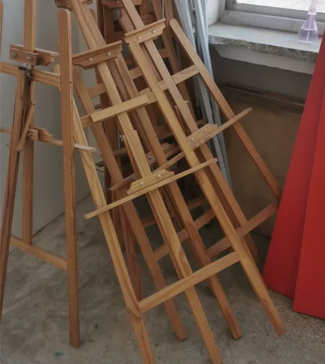 9成新画架，画板，25元一套，一共8套 感...