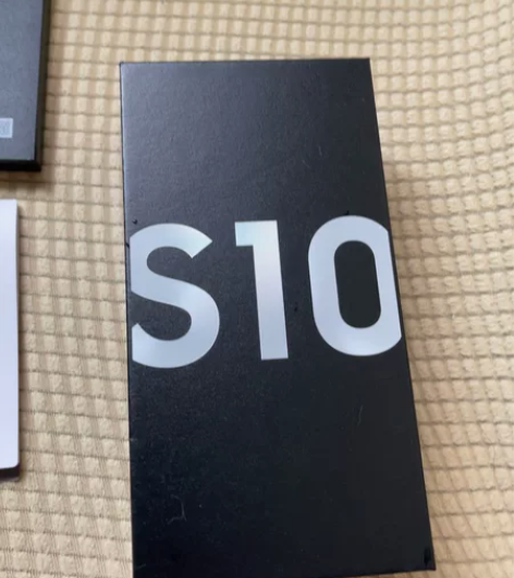手机盒子，S10手机。说明书、取卡针、充电...