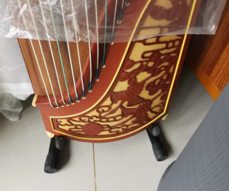 古筝，有袋子，有脚架，谱架 感兴趣的话点“...
