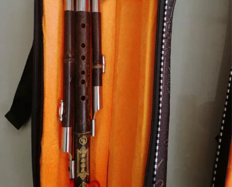 两个葫芦丝，一个C调40元， 一个B调60...