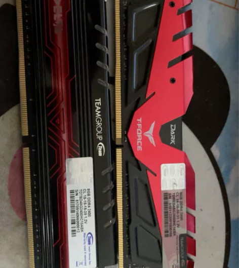 两根8g内存条 ddr4 2400升级电脑...