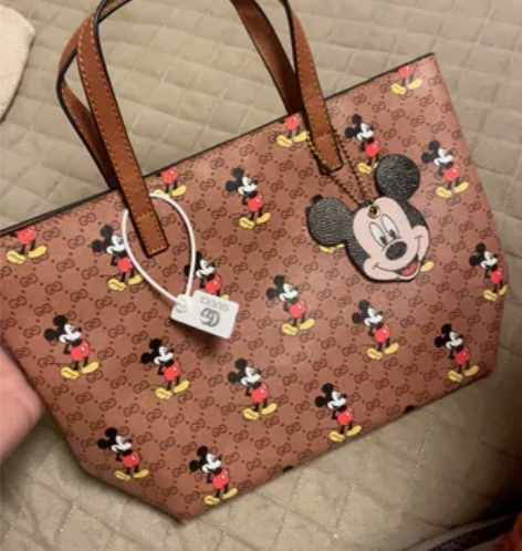 全新手提包……质量很好，还有防尘袋 感兴趣...