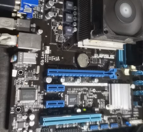 华硕H61  型号 P8H61-M主板带P...