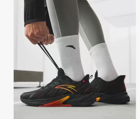 安踏火箭鞋4丨缓震跑鞋男秋冬新款速度训练运...