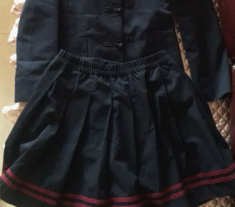六力学校校服，150码，新旧如图，学校定购...