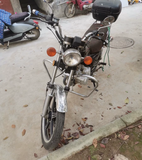 小太子豪爵摩托车，车手续全，可过户，一手车...