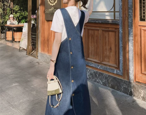 牛仔背带裙女设计感小众2022夏装新款吊带...