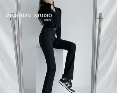 黑色高腰微喇牛仔裤女2022春秋新款美式修...