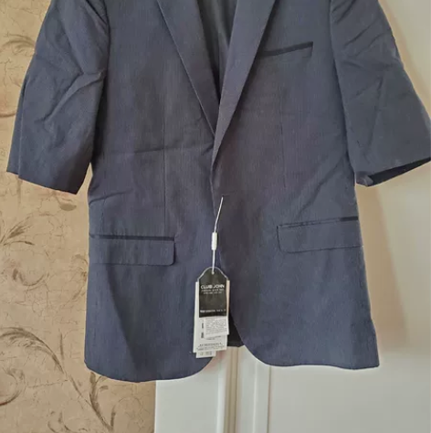 全新男士西服外套，175/96a 感兴趣的...