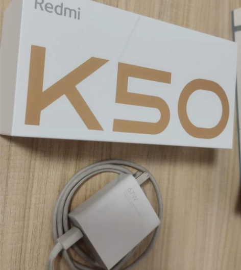 红米K50，2100 边框有磕碰。 后盖有...