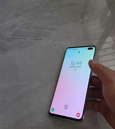 三星s10+  8+128  双卡港版已经...