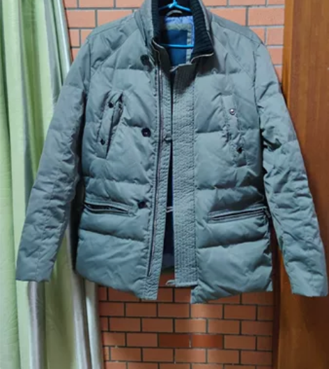 男士羽绒服，比较厚实，肩宽57胸围55衣长...