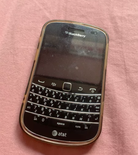 BlackBerry/黑莓  9900。在...