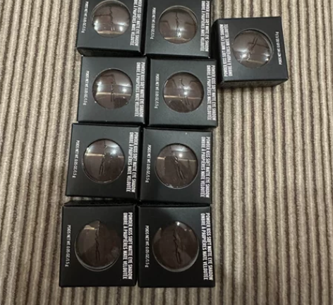 Mac 柔雾哑光单色眼影 give a g...