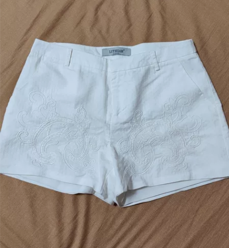女 短裤 乳白 M 感兴趣的话点“我想要”...