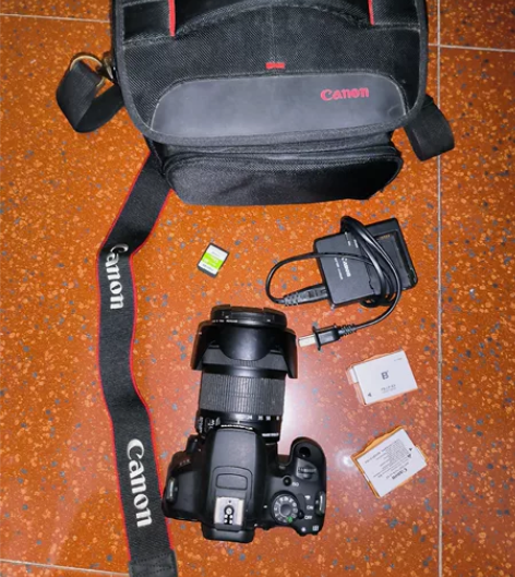 ?佳能700d单反相机套机18-135mm...