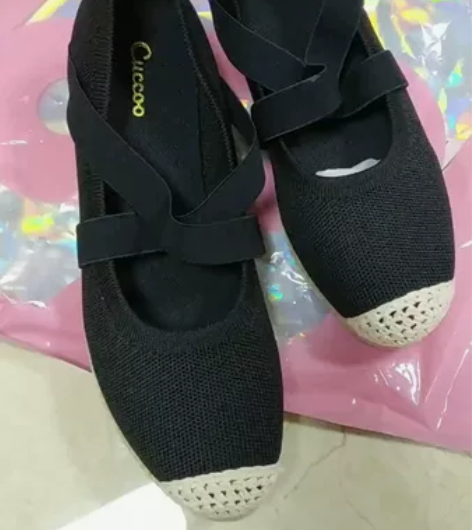 41码，全新百搭坡跟编织单鞋，鞋底很轻，穿...