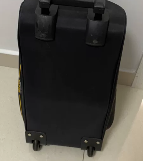 爱华仕OIWAS拉杆旅行提包,材质好结实耐...