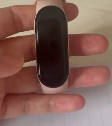 小米手环6,买来一年,带过半年 现在剩下手...