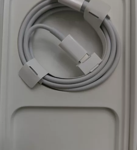 iPhone充电线全新没用过手机卖了用不到...