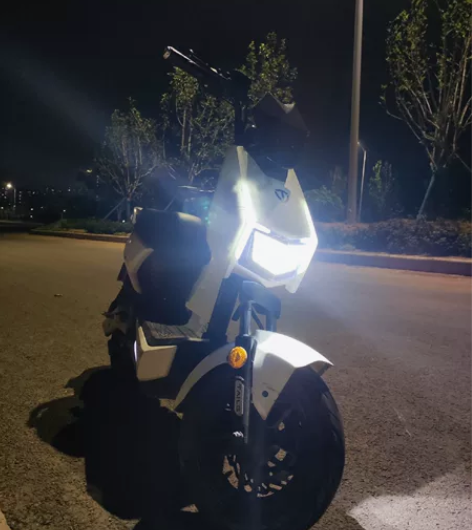 台铃xt1，买了一年左右，买的时候快四千，...