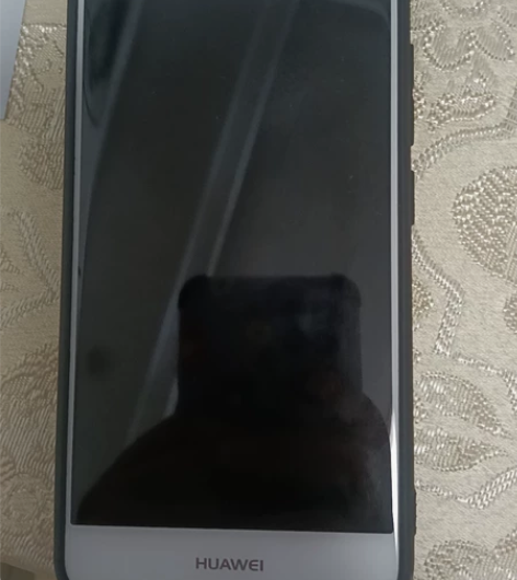 华为nova1，背面轻微划痕，64 g，送...