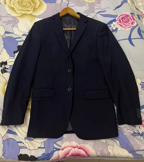 男士西服，118斤内都可以穿，包邮 感兴趣...
