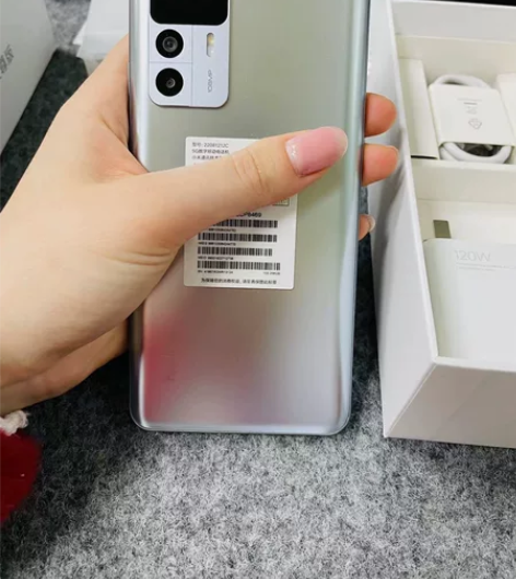 红米K50至尊 12256银色，成色99新...