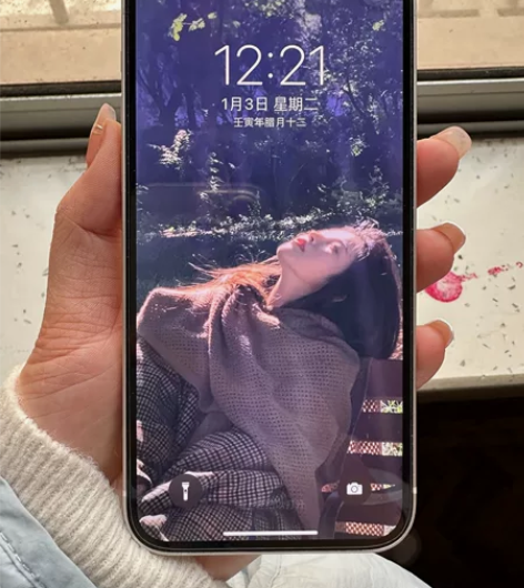 出自用苹果12，白色，128G 使用时间一...