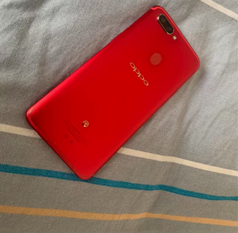 OPPO R11S，媳妇的手机，保养非常好...