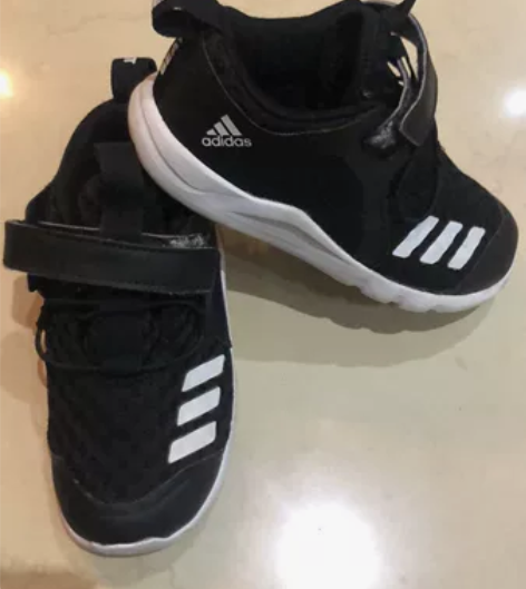 阿迪专柜买的,8层新35 感兴趣的话点“我...