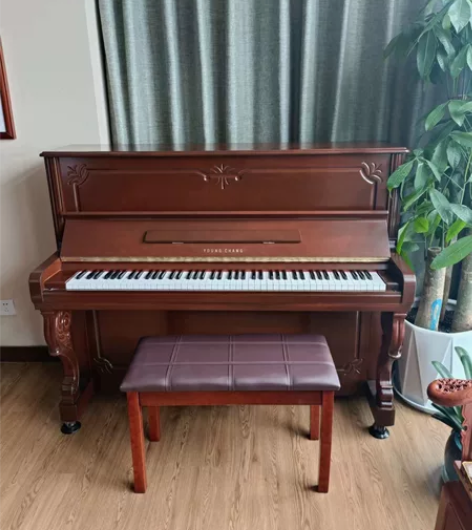 学生要回老家读书了,忍痛转让精品二手钢琴一...