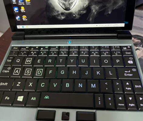 小尺寸迷你游戏掌机笔记本电脑 7英寸 壹...