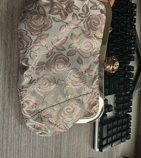 复古织花鎏金链条手拿包 复古类型，如图所示...