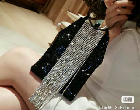 流苏吊钻手环晚宴手包 款式：手拿包 风格：...