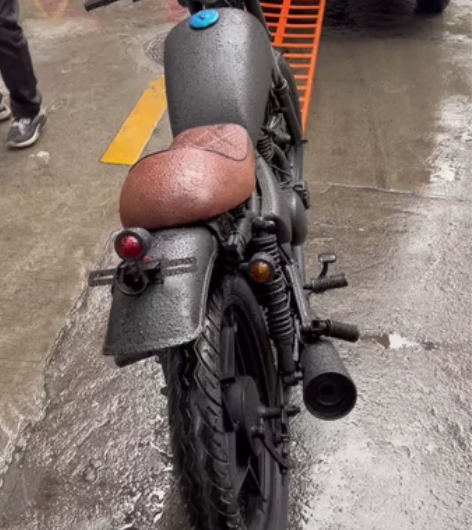 复古摩托车?? 闲置一台复古摩托车Suzu...