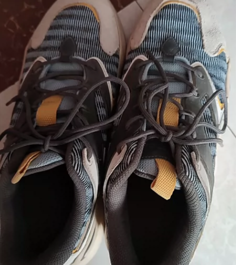 安踏运动鞋 感兴趣的话点“我想要”和我私聊...