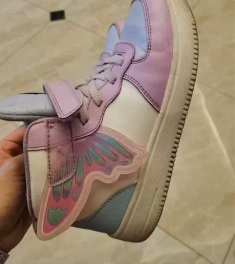 安踏高帮板鞋，31码 感兴趣的话点“我想要...