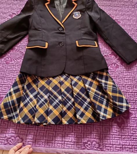 女宝订制校服，135的号，衣服质量非常好，...