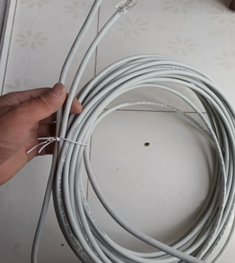 6类上网网线一根。15米。全新。。用不到了...